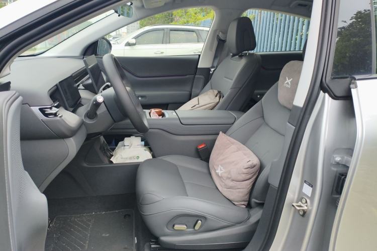 Used XPeng G6 2025 625 Long-Range Max Tech Edition Left Front Seat