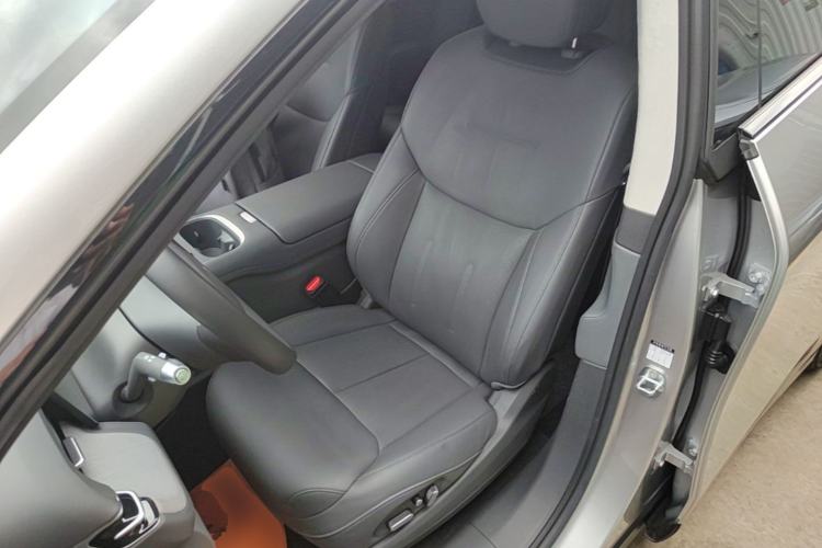 Used XPeng G6 2025 625 Long-Range Max Flagship Edition Left Front Seat