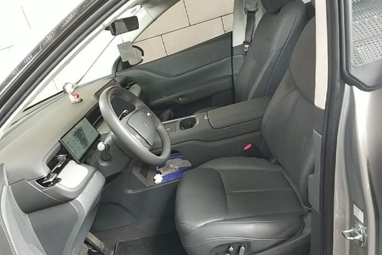 Used XPeng G6 2025 625 Long-Range Max Flagship Edition Left Front Seat