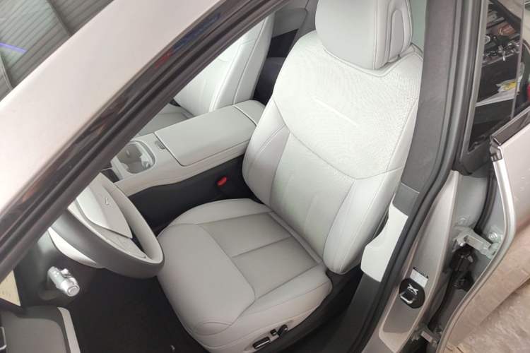 Used XPeng G6 2025 625 Long-Range Max Flagship Edition Left Front Seat