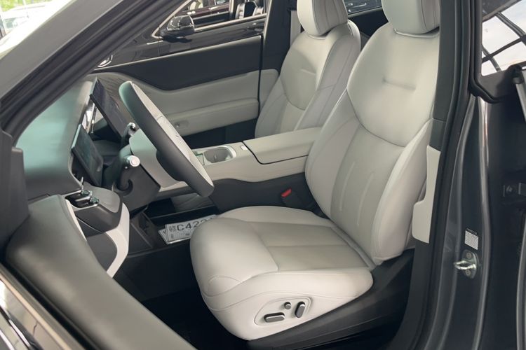Used XPeng G6 2025 625 Long-Range Max Flagship Edition Left Front Seat