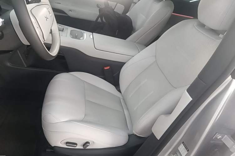 Used XPeng G6 2025 625 Long-Range Max Tech Edition Left Front Seat