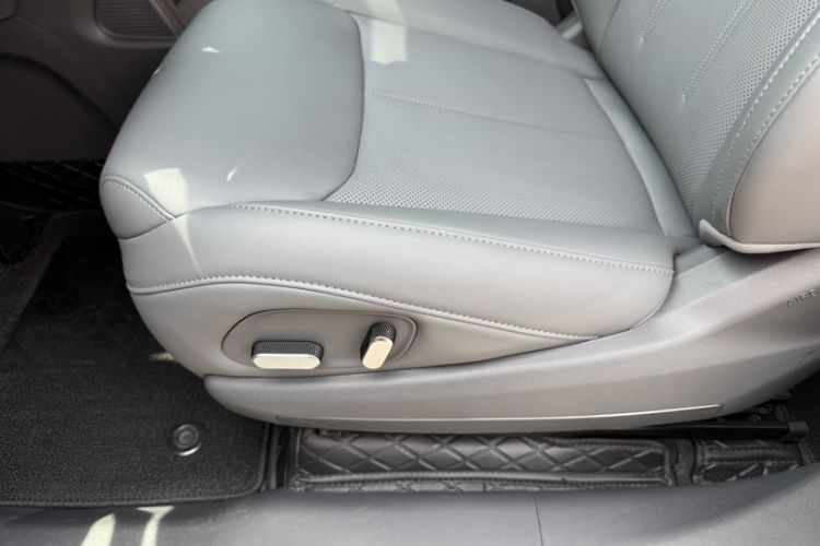 Used XPeng G6 2025 625 Long-Range Max Tech Edition Left Front Seat