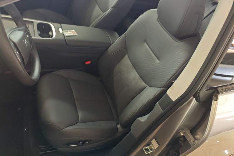 Used XPeng G6 2025 625 Long-Range Max Flagship Edition Left Front Seat