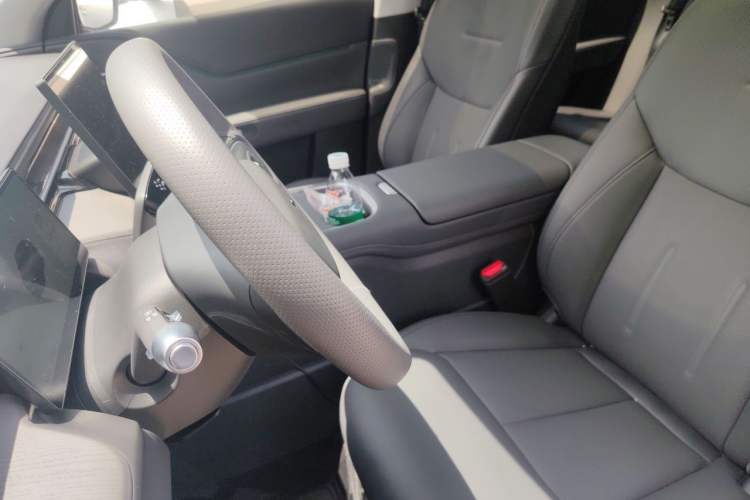 Used XPeng G6 2025 625 Long-Range Max Tech Edition Left Front Seat