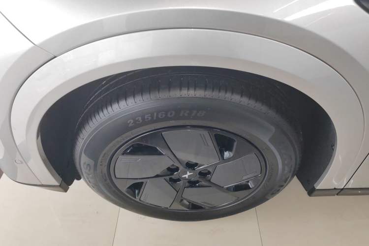 Used XPeng G6 2025 625 Long-Range Max Tech Edition Left Front Wheel Hub