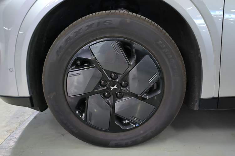 Used XPeng G6 2025 625 Long-Range Max Flagship Edition Left Front Wheel Hub