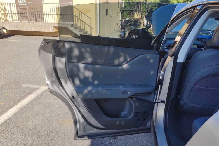 Used XPeng G6 2025 625 Long-Range Max Tech Edition Left Rear Door Interior