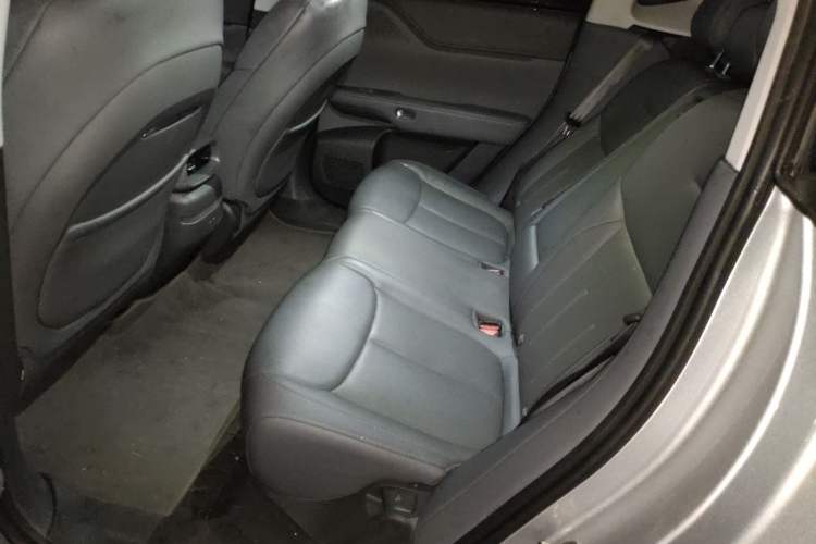 Used XPeng G6 2025 625 Long-Range Max Tech Edition Left Rear Seat
