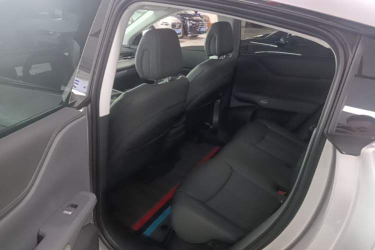 Used XPeng G6 2025 625 Long-Range Max Tech Edition Left Rear Seat