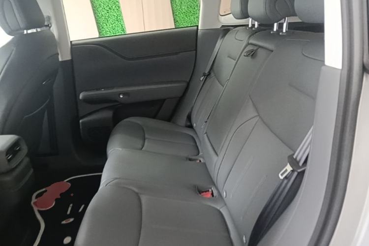 Used XPeng G6 2025 625 Long-Range Max Tech Edition Left Rear Seat