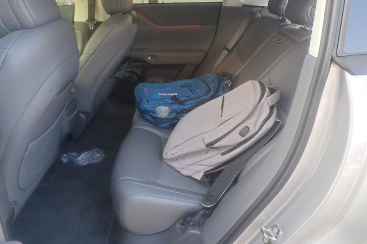 Used XPeng G6 2025 625 Long-Range Max Tech Edition Left Rear Seat