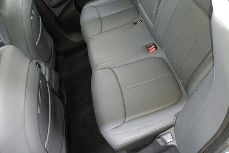 Used XPeng G6 2025 625 Long-Range Max Flagship Edition Left Rear Seat