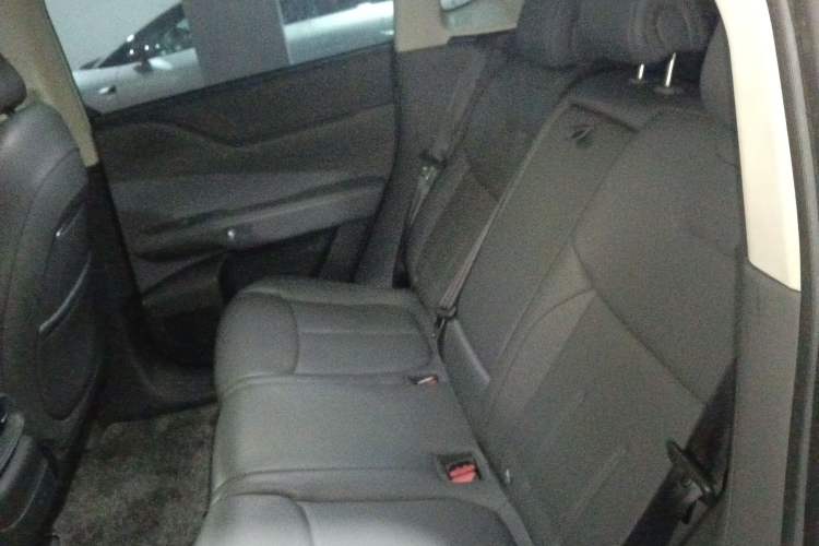 Used XPeng G6 2025 625 Long-Range Max Tech Edition Left Rear Seat