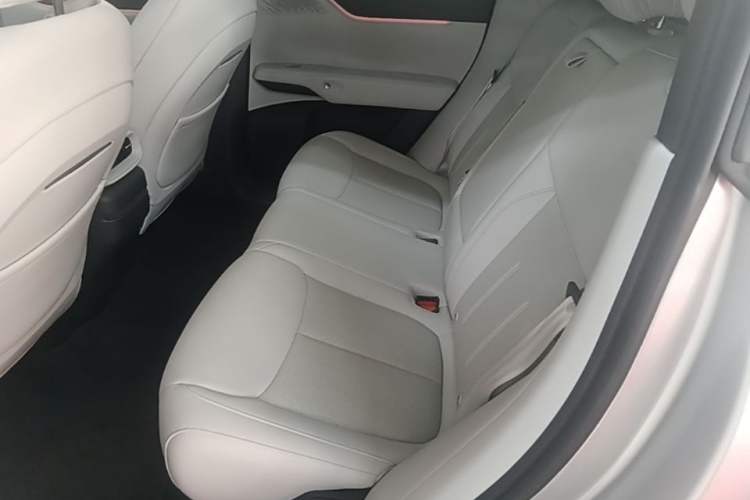 Used XPeng G6 2025 625 Long-Range Max Tech Edition Left Rear Seat