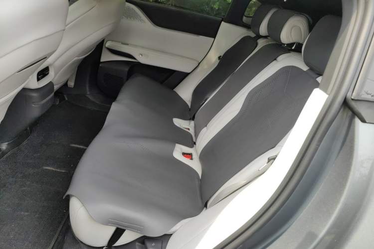 Used XPeng G6 2025 625 Long-Range Max Tech Edition Left Rear Seat