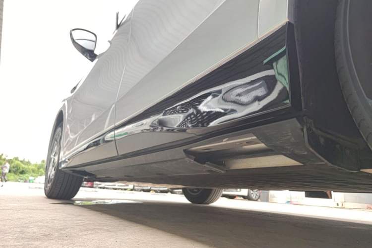 Used XPeng G6 2025 625 Long-Range Max Flagship Edition Left Side Sill