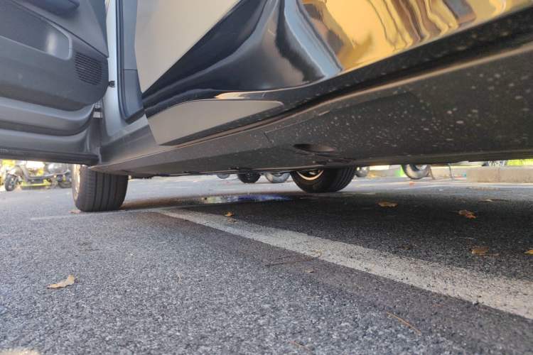 Used XPeng G6 2025 625 Long-Range Max Tech Edition Left Side Sill