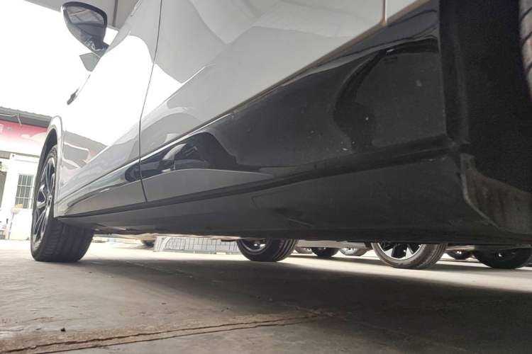 Used XPeng G6 2025 625 Long-Range Max Flagship Edition Left Side Sill
