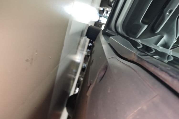 Used XPeng G6 2025 625 Long-Range Max Tech Edition Left Side Sill