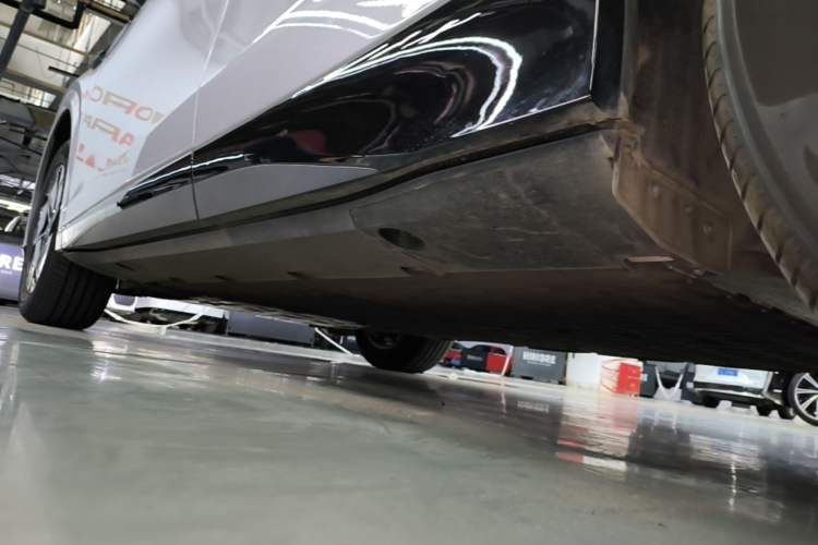 Used XPeng G6 2025 625 Long-Range Max Flagship Edition Left Side Sill