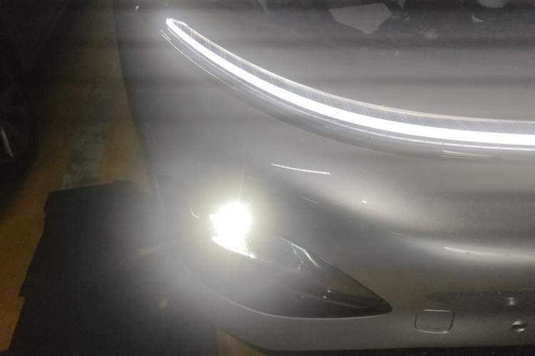 Used XPeng G6 2025 625 Long-Range Max Flagship Edition Right Front Headlight