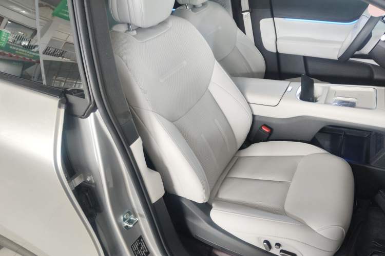 Used XPeng G6 2025 625 Long-Range Max Flagship Edition Right Front Seat