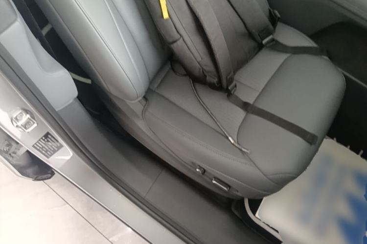 Used XPeng G6 2025 625 Long-Range Max Tech Edition Right Front Seat