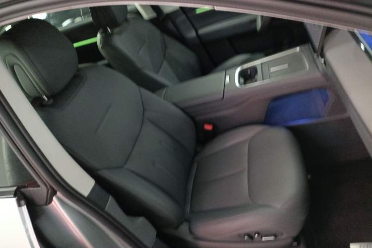 Used XPeng G6 2025 625 Long-Range Max Flagship Edition Right Front Seat