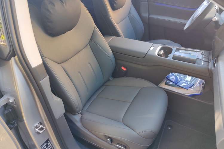 Used XPeng G6 2025 625 Long-Range Max Tech Edition Right Front Seat