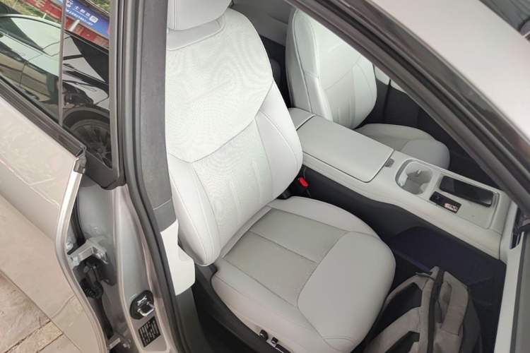 Used XPeng G6 2025 625 Long-Range Max Flagship Edition Right Front Seat