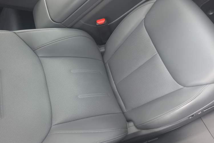 Used XPeng G6 2025 625 Long-Range Max Flagship Edition Right Front Seat