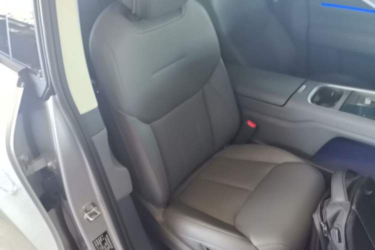 Used XPeng G6 2025 625 Long-Range Max Tech Edition Right Front Seat