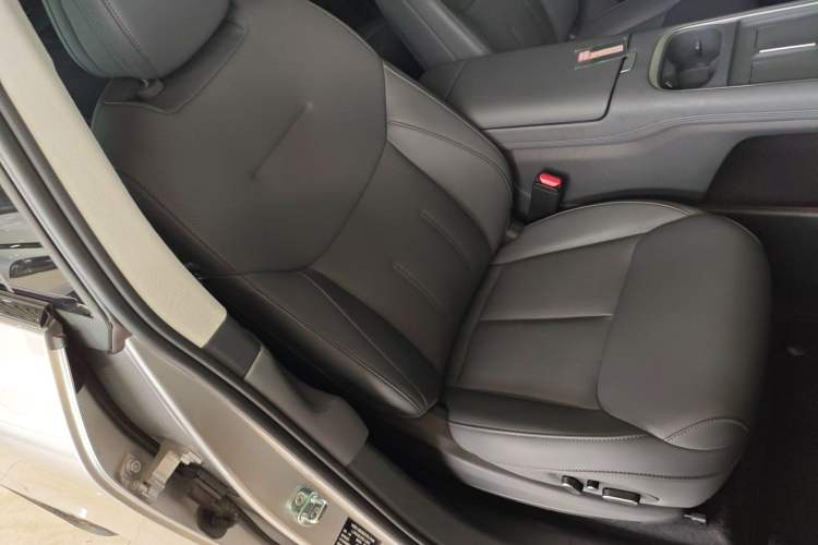Used XPeng G6 2025 625 Long-Range Max Flagship Edition Right Front Seat