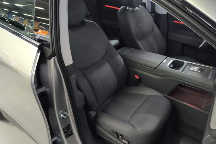 Used XPeng G6 2025 625 Long-Range Max Flagship Edition Right Front Seat