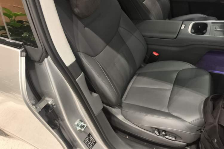 Used XPeng G6 2025 625 Long-Range Max Flagship Edition Right Front Seat