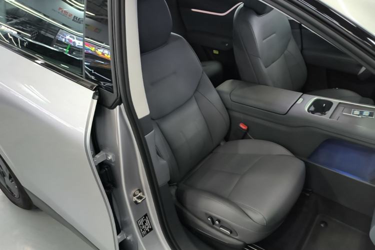 Used XPeng G6 2025 625 Long-Range Max Flagship Edition Right Front Seat