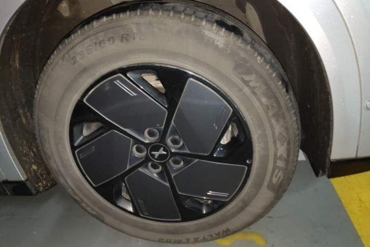 Used XPeng G6 2025 625 Long-Range Max Tech Edition Right Front Wheel Hub