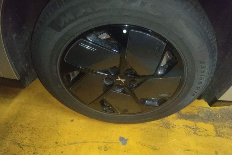 Used XPeng G6 2025 625 Long-Range Max Flagship Edition Right Front Wheel Hub