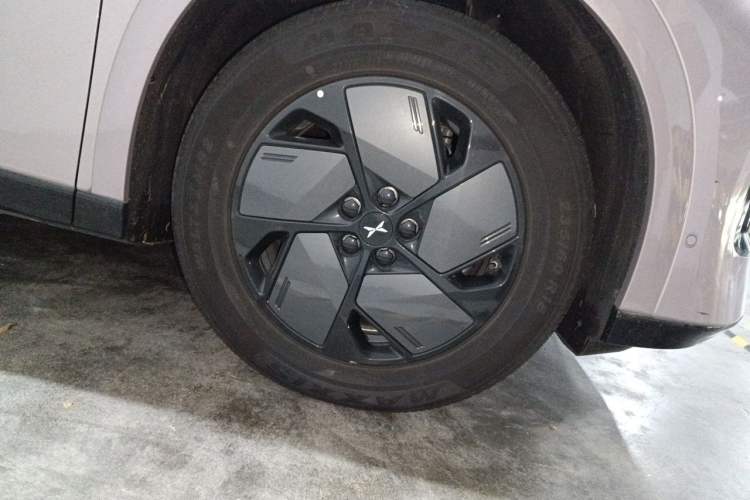 Used XPeng G6 2025 625 Long-Range Max Tech Edition Right Front Wheel Hub