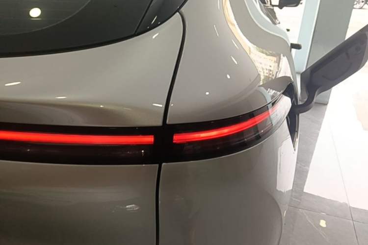 Used XPeng G6 2025 625 Long-Range Max Tech Edition Right Rear Taillight
