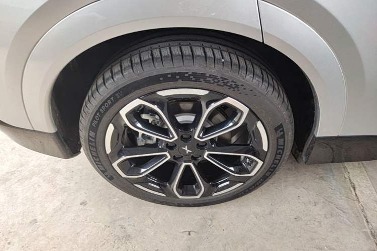 Used XPeng G6 2025 625 Long-Range Max Flagship Edition Right Rear Wheel Hub