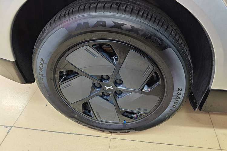 Used XPeng G6 2025 625 Long-Range Max Flagship Edition Right Rear Wheel Hub