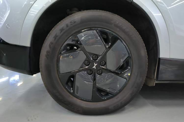 Used XPeng G6 2025 625 Long-Range Max Flagship Edition Right Rear Wheel Hub