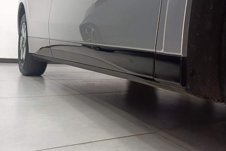 Used XPeng G6 2025 625 Long-Range Max Tech Edition Right Side Sill
