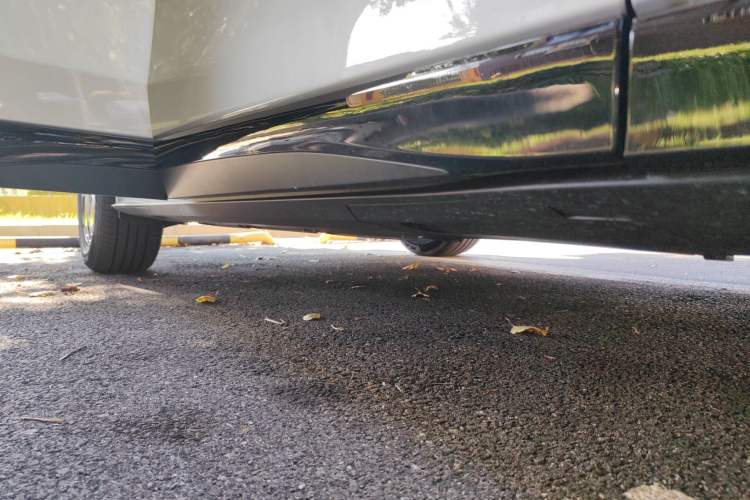 Used XPeng G6 2025 625 Long-Range Max Tech Edition Right Side Sill