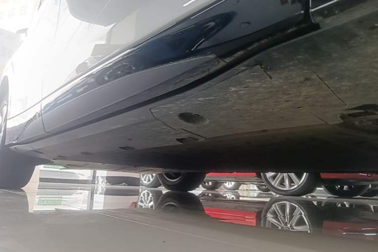 Used XPeng G6 2025 625 Long-Range Max Tech Edition Right Side Sill