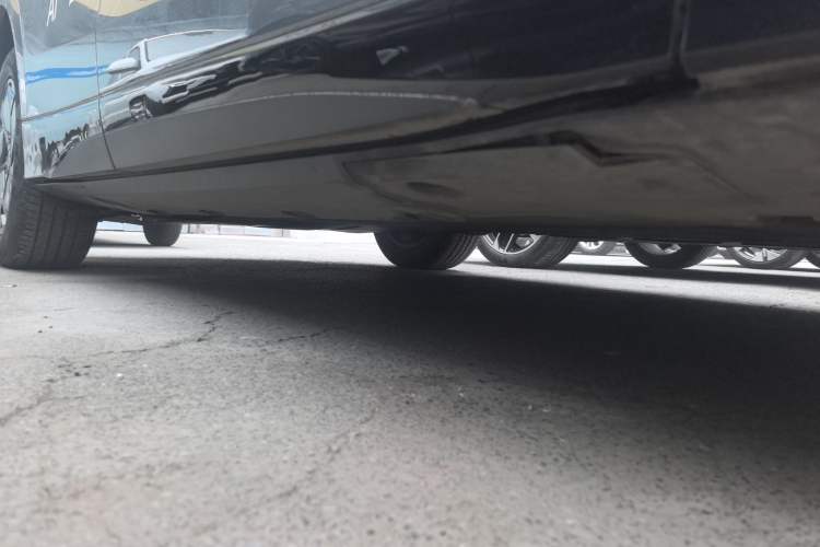 Used XPeng G6 2025 625 Long-Range Max Flagship Edition Right Side Sill
