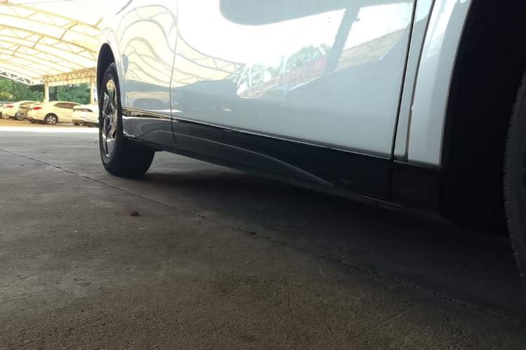 Used XPeng G6 2025 625 Long-Range Max Tech Edition Right Side Sill