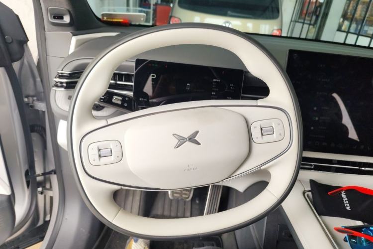 Used XPeng G6 2025 625 Long-Range Max Flagship Edition Steering Wheel
